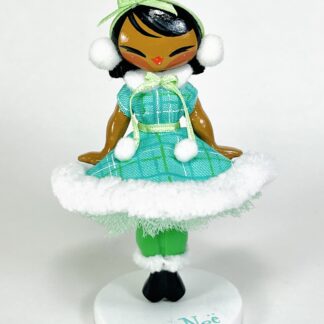 Brooch Babe — Noë